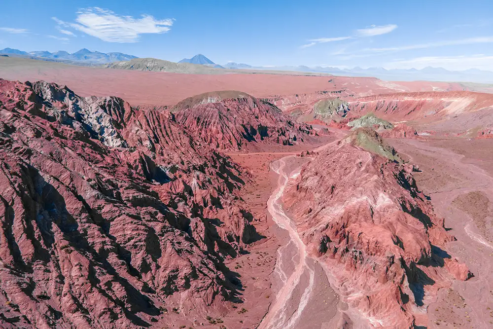 Vista aérea de la quebrada de Chuschul. Otro de los lugares que ver en el desierto de Atacama.
